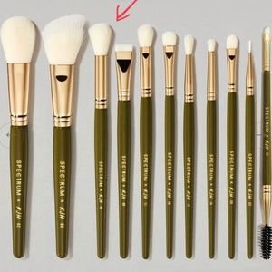 Spectrum x KJH 08 Brush